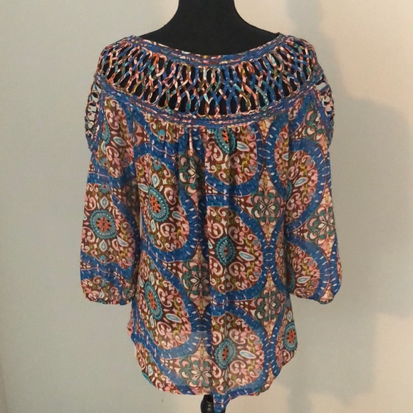 Like new, Umgee blue print blouse - Picture 3 of 4